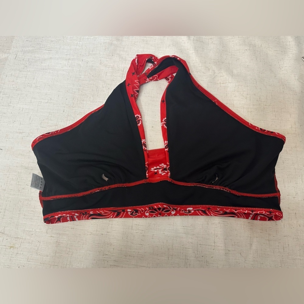 Black and Red Swimwear with Bold Design 🌴☀️ - Picture 2 of 10